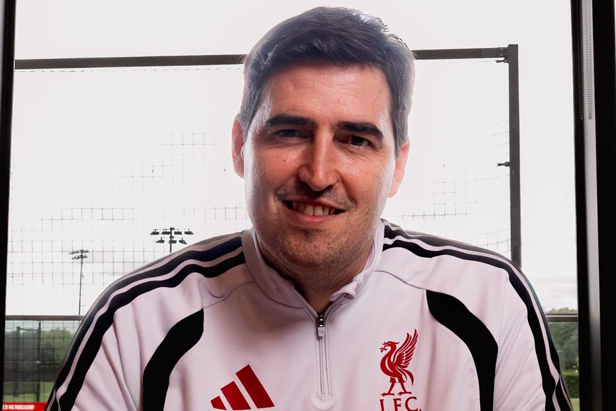 Liverpool head coach Andoni Iraola