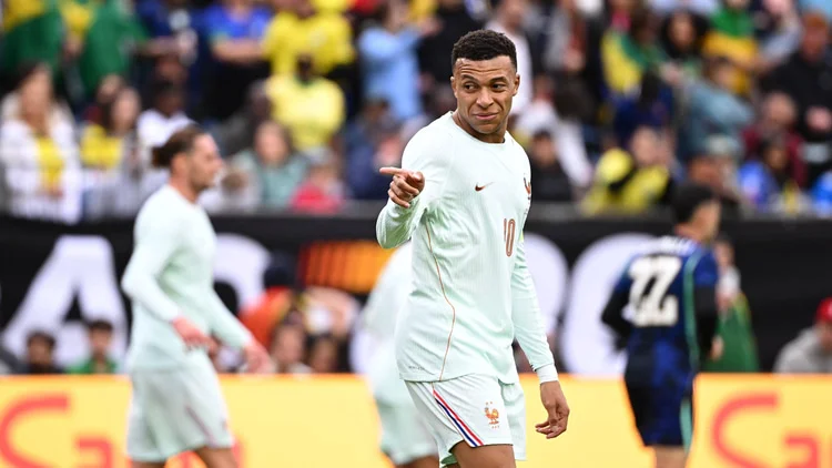 France will wear their away kit against Norway