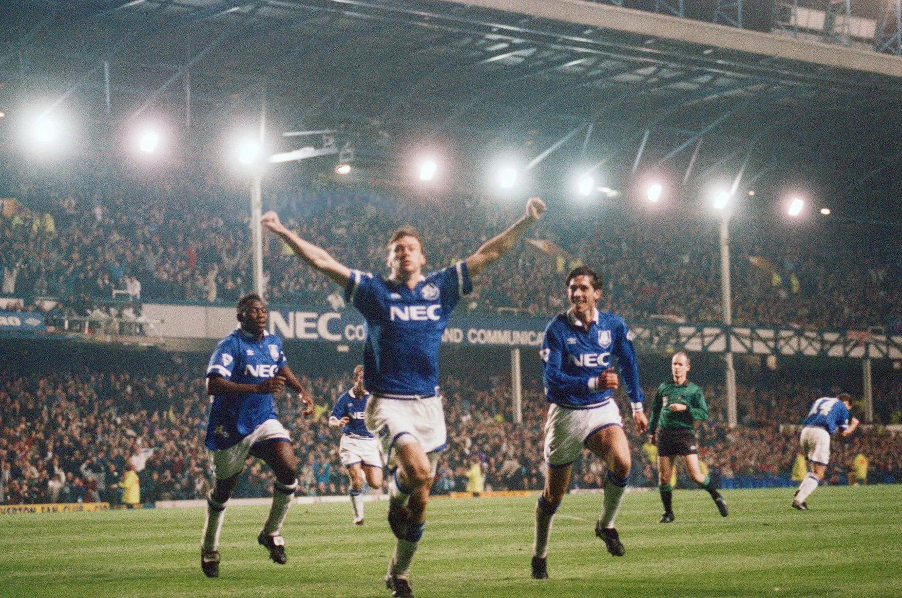 Duncan Ferguson celebrates after he scored his first goal for Everton against Liverpool in the Merseyside Derby on 21 November 1994.
Fee paid £4million. Value now £87.9million.