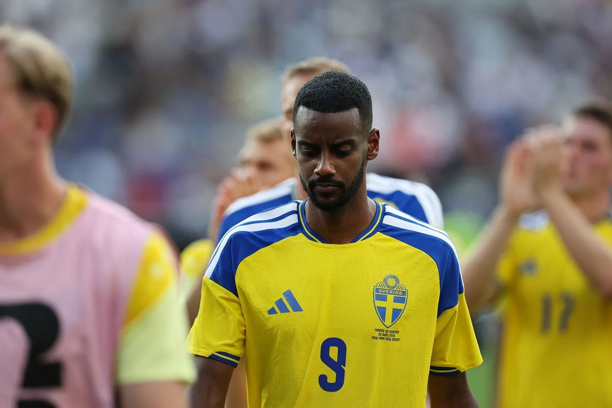 EAST RUTHERFORD, NEW JERSEY - JUNE 30: Alexander Isak of Sweden is seen at full time after Sweden suffer a 3-0 defeat during the FIFA World Cup 2026 Round Of 32 match between France and Sweden at New York New Jersey Stadium on June 30, 2026 in East Rutherford, New Jersey. (Photo by Ian MacNicol/Getty Images)